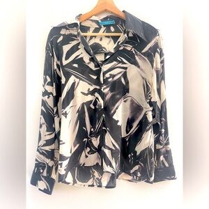 Alice + Olivia Black and White Abstract Graphic Button Up Collar Blouse size 4